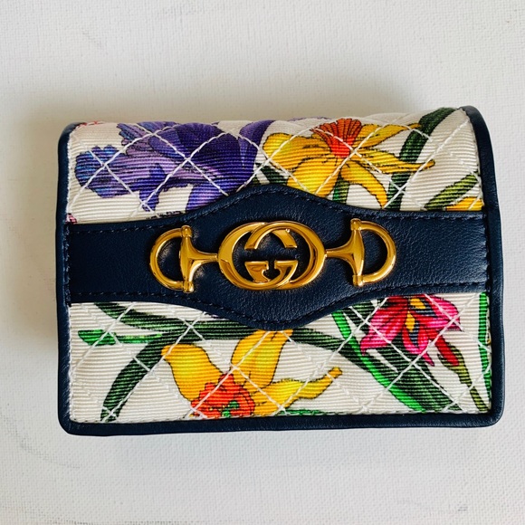 Used Gucci Quilted Wallet - Picture 2 of 8